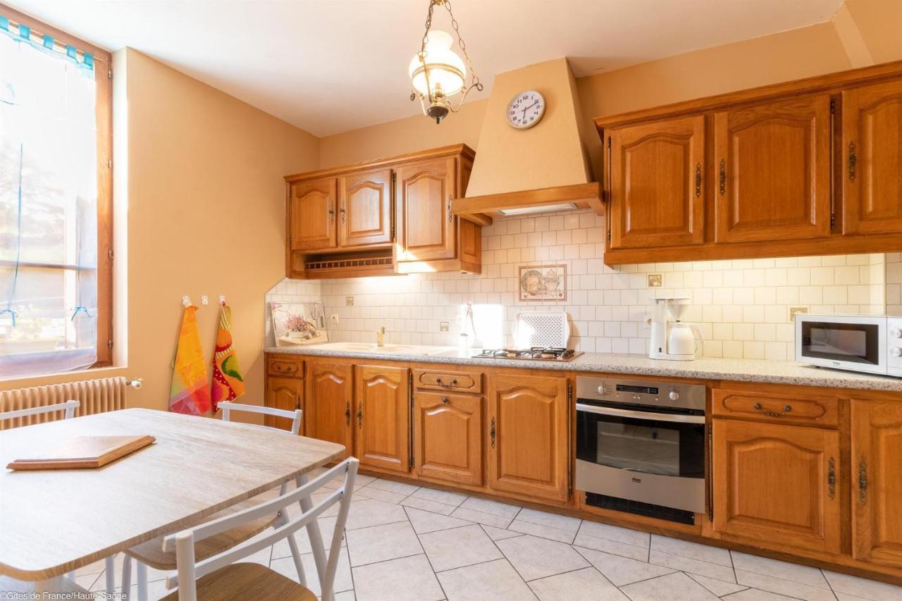 Les Hirondelles Villa Pesmes Esterno foto